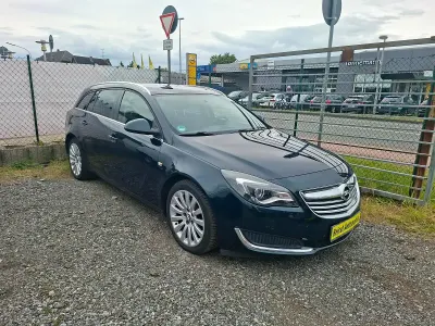 Gebraucht Opel Insignia 140 PS (102 kW) 2014 Grün Kombi