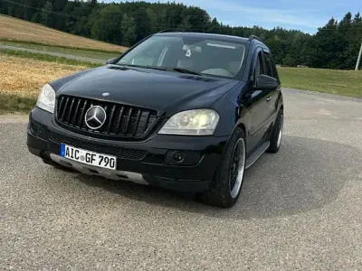 Gebraucht Mercedes ML320 224 PS (164 kW) 2007 Schwarz SUV