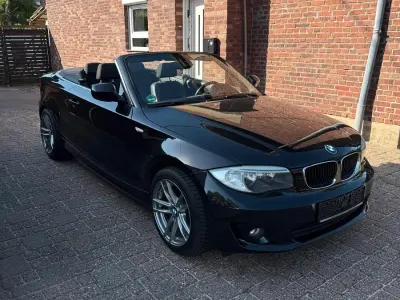 Gebraucht BMW 123 Cabriolet Sport Line 204 PS (150 kW) 2011 Schwarz Cabrio