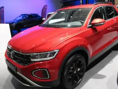 Gebraucht VW T-Roc Move 110 PS (80 kW) 2023 Rot SUV