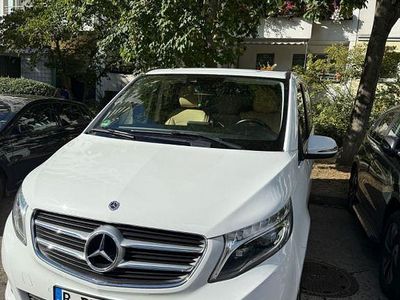 Mercedes V220