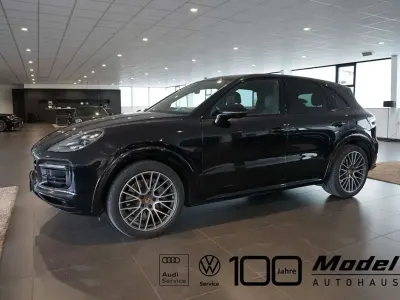 Gebraucht Porsche Cayenne 441 PS (324 kW) 2020 Tiefschwarzmetallic SUV
