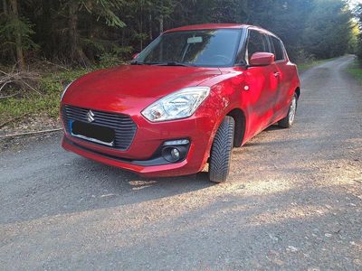Usata Suzuki Swift Comfort 90 CV (66 kW) 2020 Rosso Utilitaria