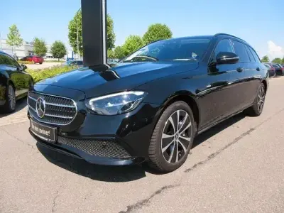 Gebraucht Mercedes E300 Avantgarde 211 PS (155 kW) 2022 Schwarz Limousine