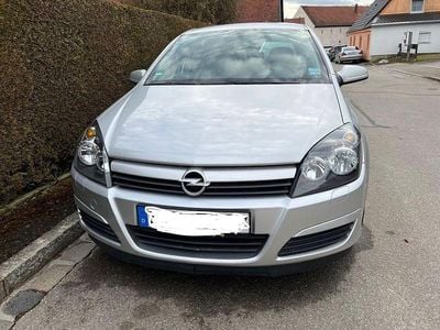 Gebraucht Opel Astra Enjoy 90 PS (66 kW) 2004 Silber Limousine