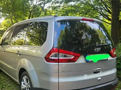 Gebraucht Ford Galaxy 140 PS (102 kW) 2014 Silber Van / Kleinbus