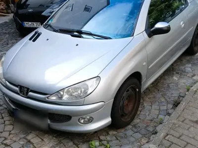 Gebraucht Peugeot 206 CC 163 PS (119 kW) 2004 Silber Cabrio