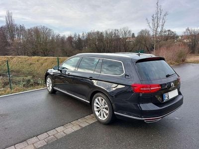 Gebraucht VW Passat Highline 220 PS (161 kW) 2016 Schwarz Kombi