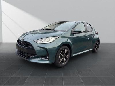 Neu Toyota Yaris Hybrid 117 PS (86 kW) 2026 Silber Kleinwagen
