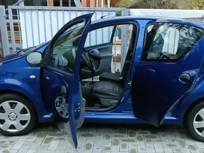Gebraucht Toyota Aygo 68 PS (50 kW) 2009 Blau Kleinwagen