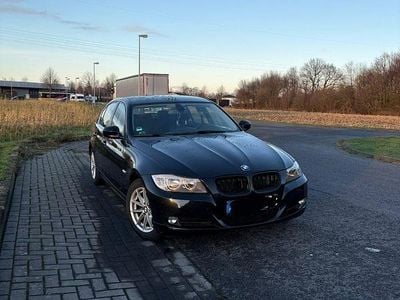 Schwarz Gebraucht 2010 BMW 325 Limousine | 14.700 € (Etwas zu teuer)