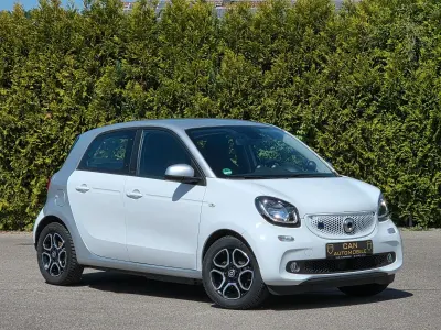 Gebraucht Smart ForFour Electric Drive Passion 60 kW (82 PS) 2018 Weiß Kleinwagen