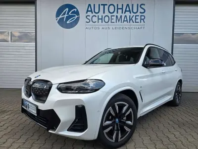 Gebraucht BMW iX3 Shadowline 210 kW (286 PS) 2024 Weiß SUV