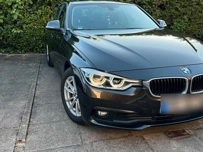Gebraucht BMW 320 Advantage 190 PS (139 kW) 2017 Braun Limousine