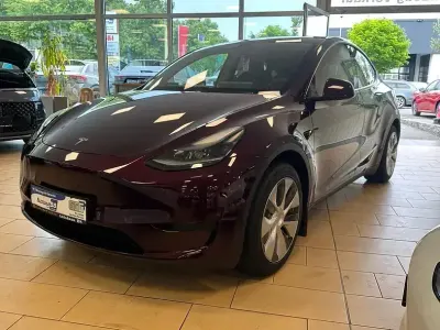 Gebraucht Tesla Model Y Long Range RWD 255 kW (347 PS) 2024 Rot SUV