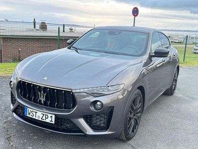 Usata Maserati Levante 430 CV (316 kW) 2024 Grigio SUV