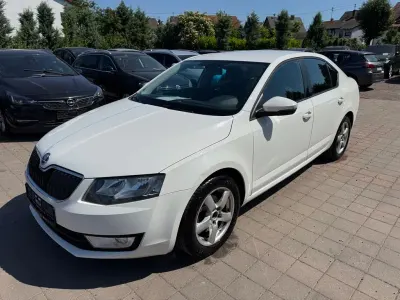 Gebraucht Skoda Octavia Ambition 105 PS (77 kW) 2014 Weiß Kombi