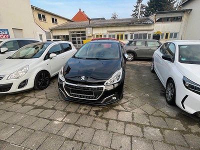 Schwarz Gebraucht 2017 Peugeot 208 Allure Kleinwagen | 6.400 € (Etwas zu teuer)