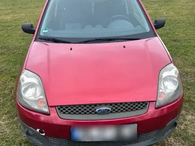 Gebraucht Ford Fiesta 70 PS (51 kW) 2005 Rot Kleinwagen