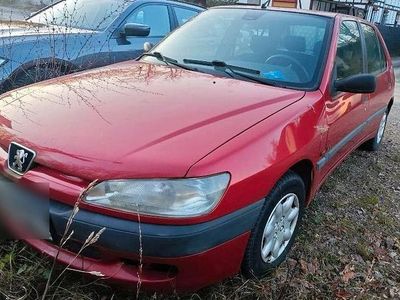 Rot Gebraucht 1998 Peugeot 306 Kleinwagen | 650 €