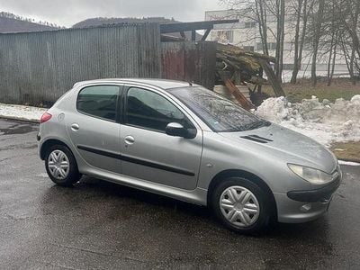 Gebraucht Peugeot 206 90 PS (66 kW) 2004 Silber Kleinwagen