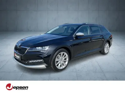 Gebraucht Skoda Superb 200 PS (147 kW) 2022 Blackmagic perleffekt Kombi