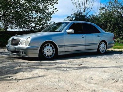 Usata Mercedes E430 280 CV (205 kW) 1999 Argento Berlina