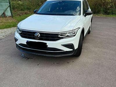Weiß Gebraucht 2023 VW Tiguan Move SUV | 28.250 € (Fairer Preis)