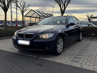 Gebraucht BMW 320 163 PS (119 kW) 2007 Blau Kombi