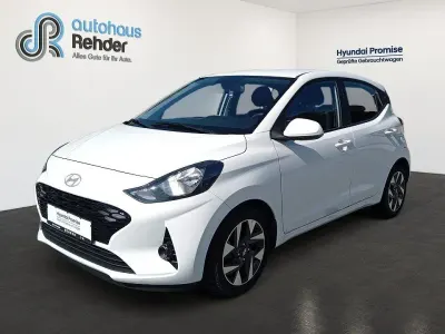 Gebraucht Hyundai i10 Trend 63 PS (46 kW) 2025 Weiß Kleinwagen
