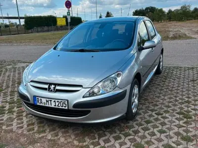 Gebraucht Peugeot 307 Tendance 109 PS (80 kW) 2004 Silber Limousine
