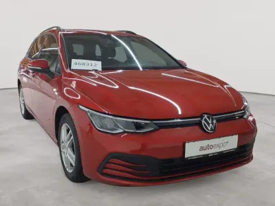 Second-hand VW Golf VIII Life 110 CP (80 kW) 2023 Roșu Break