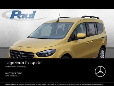 Gebraucht Mercedes T180 Style 131 PS (96 kW) 2024 Limonitgelb metallic Van / Kleinbus