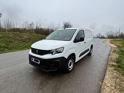 Gebraucht Peugeot Partner 110 PS (80 kW) 2020 Weiß Van / Kleinbus