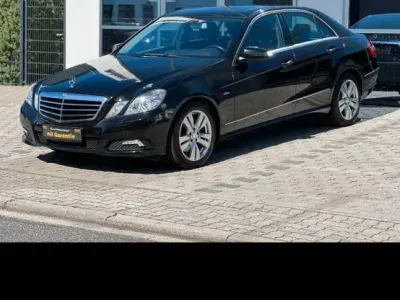 Gebraucht Mercedes E350 Avantgarde 294 PS (216 kW) 2009 Schwarz Limousine