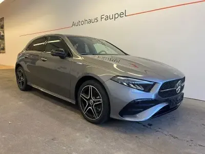 Gebraucht Mercedes A250 AMG line 163 PS (119 kW) 2025 Mountaingrau Limousine