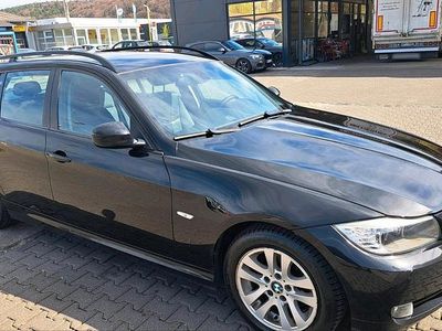 Gebraucht BMW 320 145 PS (106 kW) 2009 Schwarz Kombi