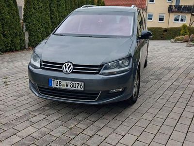Second-hand VW Sharan Trendline 140 CP (102 kW) 2011 Gri Monovolum