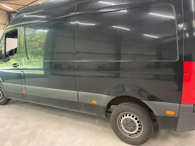 Używany Mercedes Sprinter 143 KM (105 kW) 2020 Czarny Van