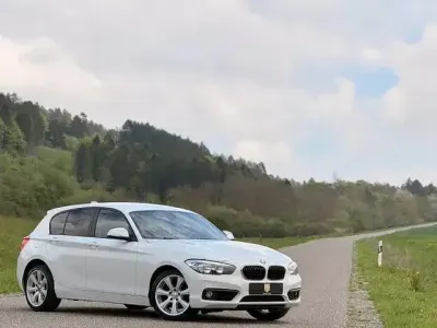 Gebraucht BMW 118 Advantage 136 PS (100 kW) 2019 Weiß Kleinwagen