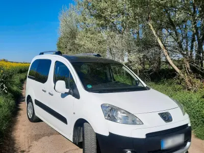 Gebraucht Peugeot Partner Tepee 120 PS (88 kW) 2010 Weiß Van / Kleinbus