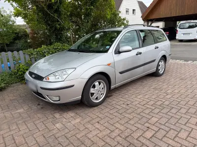 Begagnad Ford Focus 101 HK (74 kW) 2003 Silver Kombi