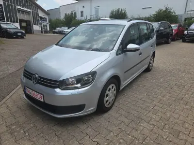 Gebraucht VW Touran Trendline 105 PS (77 kW) 2013 Silber Van / Kleinbus