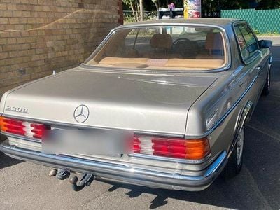 Gebraucht Mercedes 230 109 PS (80 kW) 1979 Silber Coupé