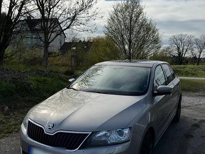 Usata Skoda Rapid Joy 90 CV (66 kW) 2016 Giallo Utilitaria