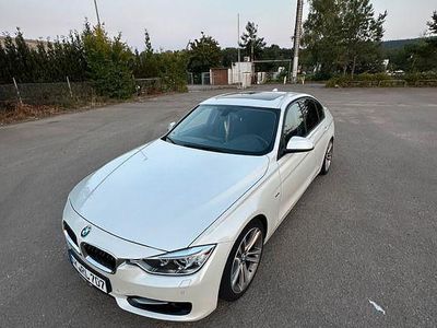 Weiß Gebraucht 2012 BMW 320 Sport Line Limousine | 9.000 € (Fairer Preis)