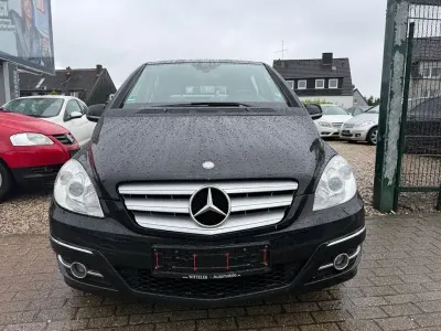 Gebraucht Mercedes B180 109 PS (80 kW) 2009 Kosmosschwarz  metalliclack Van / Kleinbus