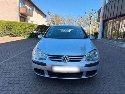 Gebraucht VW Golf V 74 PS (54 kW) 2004 Silber Kleinwagen
