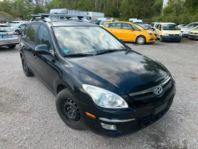 Gebraucht Hyundai Elantra 148 PS (108 kW) 2012 Schwarz Kombi