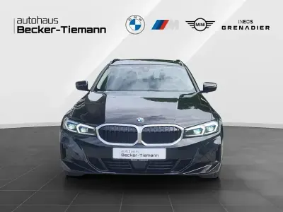 Gebraucht BMW 320 Efficient Dynamics 190 PS (139 kW) 2023 Saphirschwarz Kombi